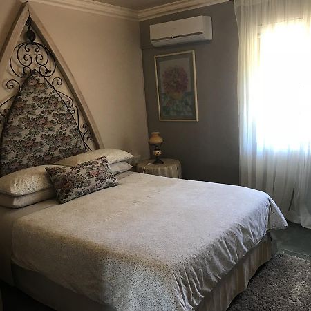 Shadowlands Guest Farm Hotel Oudtshoorn Bagian luar foto