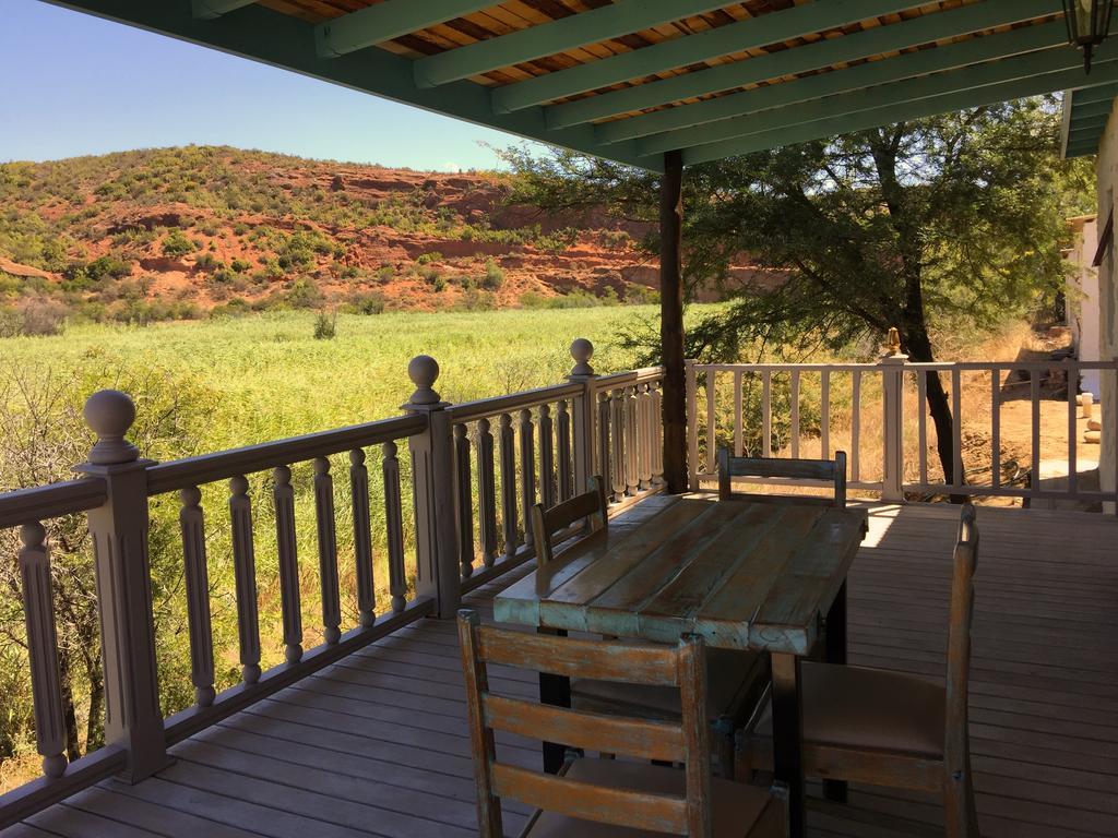 Shadowlands Guest Farm Hotel Oudtshoorn Bagian luar foto