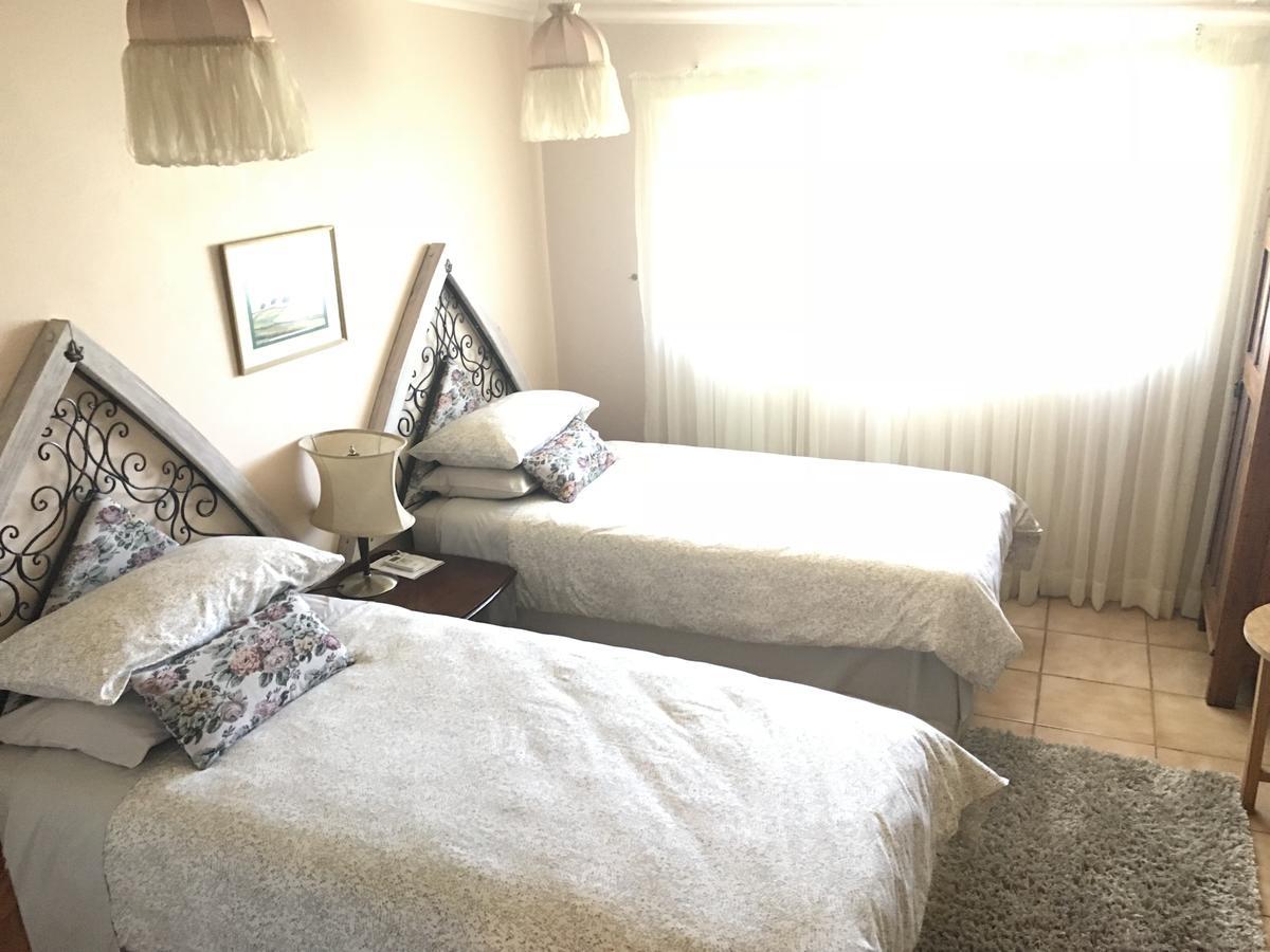 Shadowlands Guest Farm Hotel Oudtshoorn Bagian luar foto